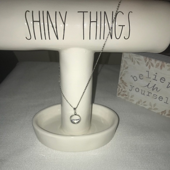 ONE LEFT! Silver - Sparkling Crystal Necklace. - Picture 2 of 5